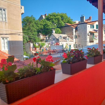 Apartment Dalmatino Сплит Екстериор снимка